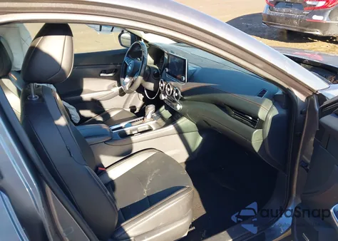 2022 Nissan Sentra Sr Xtronic Cvt z USA, uszkodzony, nr VIN 3N1AB8DV9NY206968